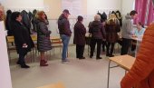 ОВДЕ ЋЕ ГЛАСАЊЕ БИТИ ПОНОВЉЕНО: РИК саопштио на којим бирачким местима грађани поново излазе на изборе