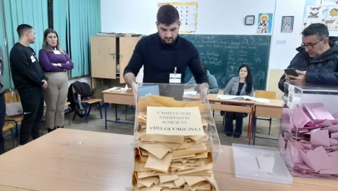 BIRAČKI ODBORI POČELI BROJANJE GLASOVA: Nema zvaničnih podataka da je na biralištima u Leskovcu bilo većih problema