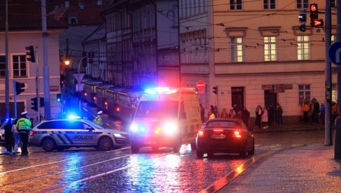 НАЈМАЊЕ 11 МРТВИХ, ПОВРЕЂЕНЕ 24 ОСОБЕ: Нови детаљи масакра у Прагу, нападач скочио са зграде када га је опколила полиција? (ФОТО/ВИДЕО)