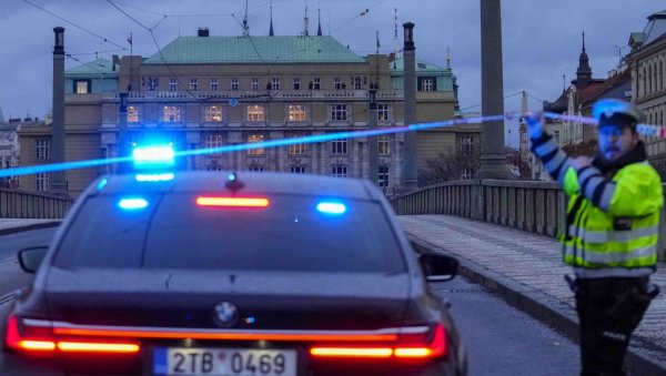 СТУДЕНТИ СПАС ТРАЖИЛИ ЧАК И НА СИМСУ: У пуцњави на Карловом универзитету у центру Прага убијено најмање 15 људи