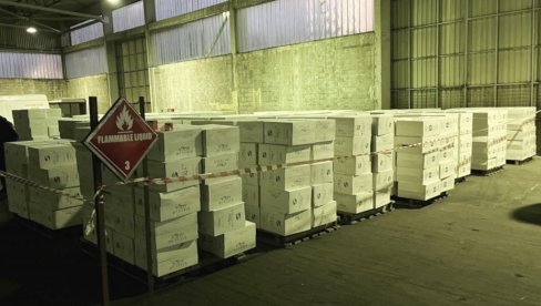 ZAPLENJENE CIGARETE VREDNE VIŠE OD 1,6 MILIONA EVRA: Stigle u kontejneru iz UAE, krijumčarenje sprečeno u Baru