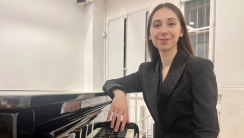 NA PUTU BAJKOVITIH ZVUKOVA: Nađa Dornik, mlada srpska pijanistkinja i harfistkinja, uspešno gradi karijeru u Parizu (FOTO)