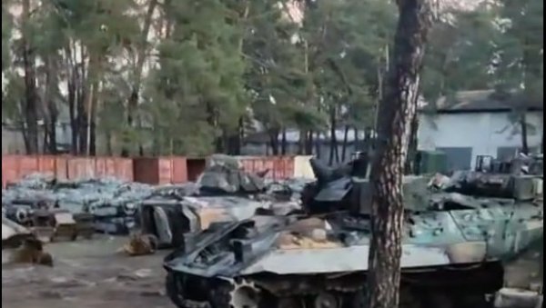 УКРАЈИНЦИ БЕЗ ОКЛОПНИХ ВОЗИЛА: Гумењук - Руси знају да немамо оклопних возила па чувају своја (ВИДЕО)