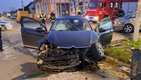 U BOLNICI I MAJKA I ĆERKA: Detalji stravične saobraćajne nesreće u Kikindi, posle sudara sa „citroenom“, mercedes probio izlog prodavnice