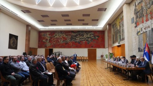 PO PRVI PUT U SRBIJI: Organizovan sastanak svih udruženja poljoprivrednika sa predsednikom Vlade i resornim ministrom (FOTO)
