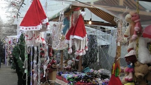 Новогодишњи и божићни базар у градском парку