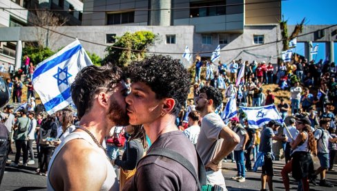IZRAELSKI VRHOVNI SUD PRELOMIO: Istopolnim parovima odobreno pravo na usvajanje dece