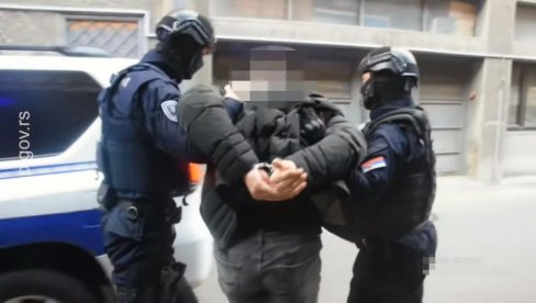 HAPŠENJE OSUMNJIČENIH ZA POTONUĆE KARTELA: Pogledajte kako policija sprovodi privedene (VIDEO)