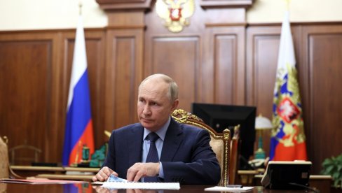 РУКАМА УКРАЈИНАЦА СЕ БОРЕ ПРОТИВ РУСИЈЕ: Путин јасан - Запад неће успети са нас распарча и полако то схватају (ВИДЕО)