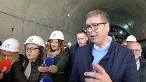 ŠTA ĆE BITI SA RUŽNIM OBJEKTIMA PORED AUTOPUTEVA: Vučić dao rok da sve bude rešeno do kraja juna