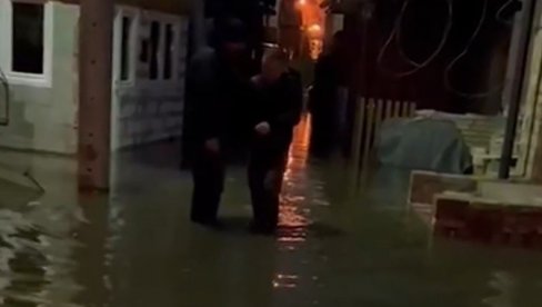ŠTRAND POD VODOM, NIVO DUNAVA U POJEDINIM MESTIMA ZABRINJAVAJUĆI: Ima li razloga za paniku i da li nam prete nove poplave? (FOTO/VIDEO)
