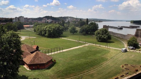 ЗАПРАШИВАЊЕ ПРОТИВ КОМАРАЦА У СМЕДЕРЕВСКОЈ ТВРЂАВИ: Мере опреза због грознице Западног Нила