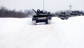КОМАНДАНТ ОДУШЕВЉЕН - РУСИ ДОБИЛИ НОВЕ ТЕНКОВЕ: Модернизовани Т-80БВМ стигли на украјински фронт
