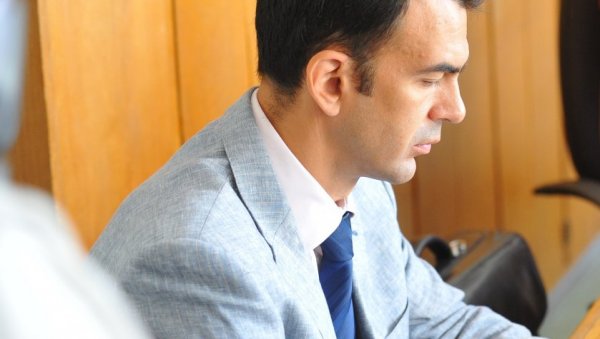 НОВОСТИ САЗНАЈУ: Оптужни предлог због паљења кола председнику адвокатске коморе Војводине - Двојици Новосађана продужен притвор за 30 дана
