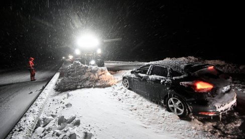 MAJKA I ĆERKA POGINULE U NEVREMENU: Sve stoji u snegu na -40, njih je zatrpala lavina