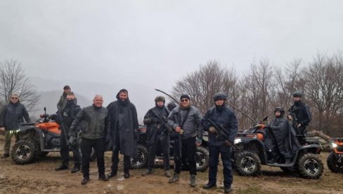 СВЕЧЉА ИЗНАД ГАЗИВОДА СА СПЕЦИЈАЛЦИМА И ДУГИМ ЦЕВИМА: Министар тзв. косовске полиције поново провоцира