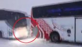 СТРАВИЧАН ЛАНЧАНИ СУДАР У ТУРСКОЈ: Погледајте како се аутобус закуцао у друго возило, има мртвих (ВИДЕО)