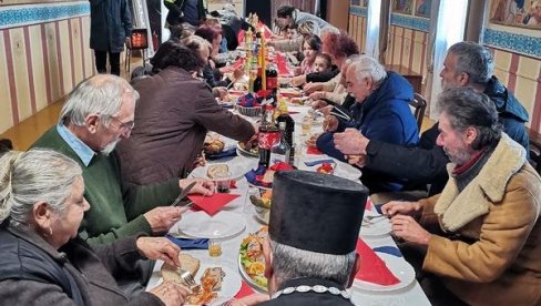 BOŽIĆNA TRPEZA ZA SIROMAŠNE: U Narodnoj kuhinji Eparhije bačke za tri godine  spremljeno 100 hiljada obroka