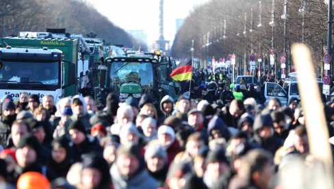 ŠAMAR KOJI ĆE ŠOLC DUGO PAMTITI: Danas paljenje lomača širom Nemačke - Protesti poljoprivrednika kakvi još nisu viđeni ušli u drugi dan