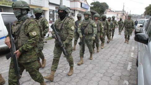 РЕКОРДНА ЗАПЛЕНА КОКАИНА: Еквадорска војска одузела 22 тоне дроге!