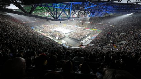 NOVI SVETSKI REKORD: Evropsko prvenstvo u rukometu je - spektakl! Odigran meč pred 53.000 navijača (FOTO)