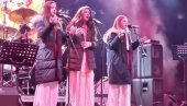 „СРПКИЊА ЈЕ МЕНЕ МАЈКА РОДИЛА“ Девојчице са Косова извеле познату песму испред Храма Христа Спаситеља (ВИДЕО)
