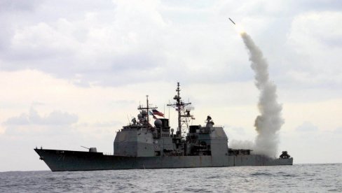 NI AMERIČKA POMORSKA PRATNJA NE POMAŽE: Huti napadom naterali brodove sa teretom SAD u Crvenom moru da okrenu nazad