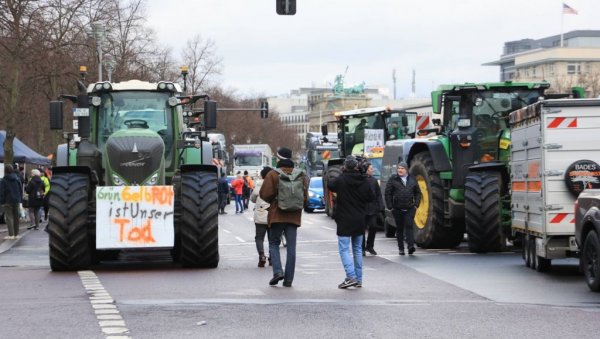 БОЈ ШПАНСКИМ ПАРАДАЈЗОМ: Расте бунт европских пољопривредника