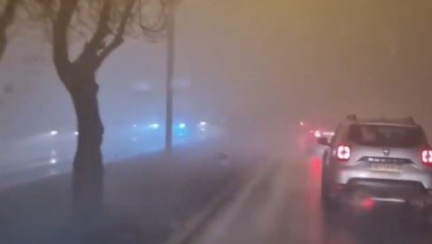 UPOZORENJE ZA SVE VOZAČE: Budite oprezni, magla i odroni na ovim putnim pravcima (VIDEO)