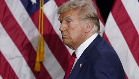 УМРО ТРАМПОВ САРАДНИК КОЈИ ЈЕ УПУЦАН У ВАШИНГТОНУ: Вести саопштила супруга