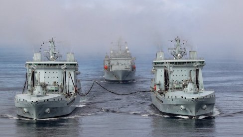ТОНЕ БРИТАНСКА МОРНАРИЦА: Више немају ниједан брод за снабдевање на мору
