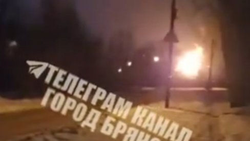 UKRAJINSKI DRON DIGAO U VAZDUH VELIKO SKLADIŠTE NAFTE: Gori naftno postrojenje na zapadu Rusije (VIDEO)