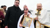 MARIJA  PRVA DO ČASNOG KRSTA : Stotinu učesnika  Bogojavljenskog plivanja u Sremskoj Kamenici