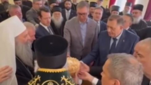 PATRIJARH PORFIRIJE PROSLAVIO KRSNU SLAVU: Među zvanicama predsednik Vučić i Dodik (VIDEO)