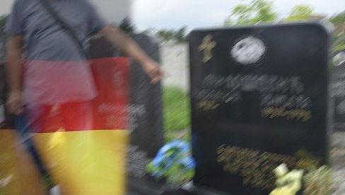 BIZARNO? Srbi iz Nemačke napravili inovaciju na spomenicima: Da događaji na grobljima ne budu monotoni
