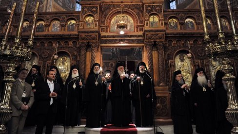 BORBA PROTIV ISTOPOLNIH BRAKOVA U GRČKOJ: Vernicima saopšten stav Sinoda Grčke pravoslavne crkve o ovom pitanju