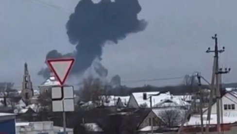 RUSKI AVION IPAK OBOREN? Moskva traži hitnu istragu pada aviona Il-76 koji se srušio na granici sa Ukrajinom (VIDEO)