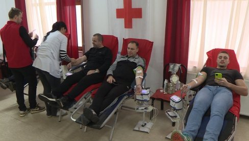 ODAZVALO SE 57 HUMANISTA: Akcija dobrovoljnog davanja krvi u Jagodini (FOTO)