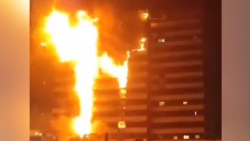 ПОЖАР У БОЛНИЦИ: Појавио се драматичан снимак ватрене буктиње како гута зграду (ВИДЕО)