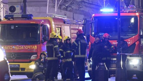 ZGRADA EVAKUISANA, 11 VATROGASACA GASILO VATRENU STIHIJU: Još jedan požar noćas u Beogradu