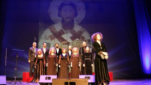 U ČAST PROSVETITELJA: Svetosavski koncert Divne LJubojević i hora Melodi u Smederevu (FOTO)