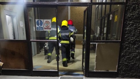 KRAJ DRAME U KOSOVSKOJ ULICI: Gorelo u zgradi Borbe, požar lokalizovan