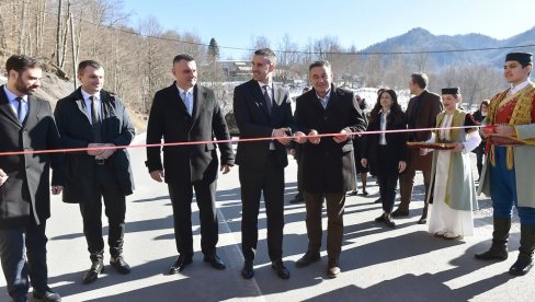 SPONA SEVERA I JUGA: Premijer Milojko Spajić otvorio deonicu Kolašin-Mateševo