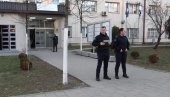 ОПКОЉЕНА СРПСКА АМБУЛАНТА У ПРИШТИНИ: Полиција тзв. Косова упала у објекат (ВИДЕО)