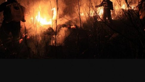 VATRA PRETI KUĆAMA: U desetak sela na području Gacka aktivni požari
