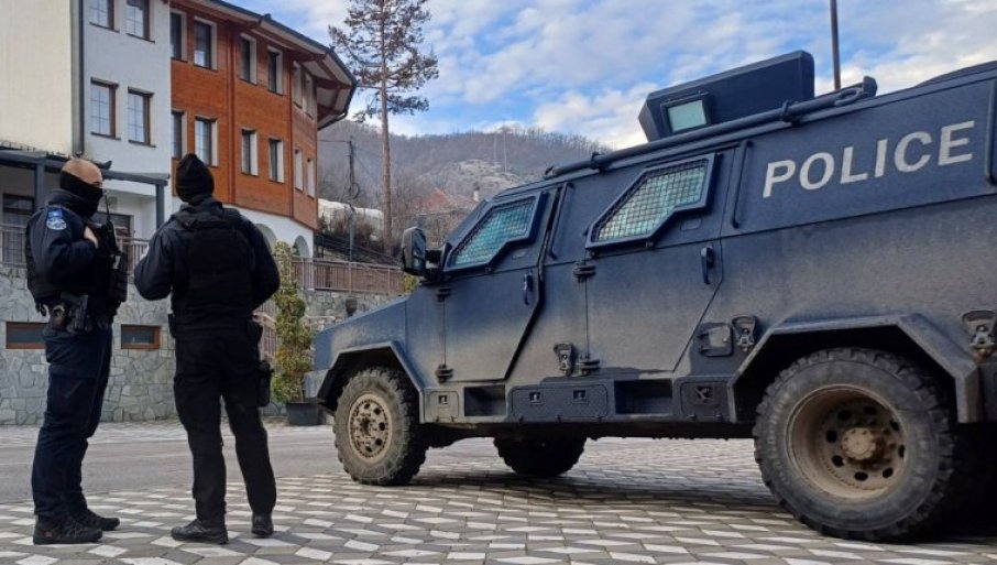 NOVO DIVLjANjE KURTIJEVE POLICIJE: Do zuba naoružani upali u ekspoziture Poštanske štedionice u Severnoj Mitrovici, Leposaviću i Zvečanu