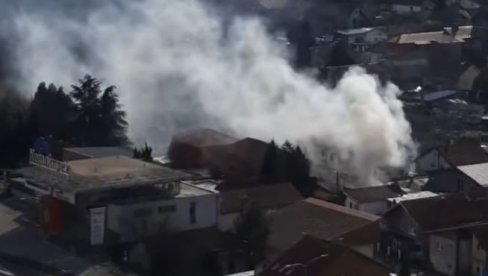 LOKALIZOVAN POŽAR U MARINKOVOJ BARI: Ukućani evakuisani na vreme, nema povređenih (VIDEO)