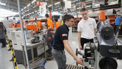 TAKMIČENJE ĐAKA U VEŠTINAMA: Naši srednjoškolci učestvuju pri put