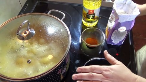 NAJZDRAVIJA ZAPRŠKA: Umesto brašna dodajte 1 stvar – zgusne i pojača ukus