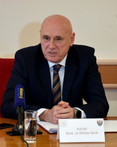НАСТАВА НА ФАКУЛТЕТИМА СЕ ОДВИЈА ПО ПЛАНУ И ПРОГРАМУ Арсић: Упис нове генерације студената за нас је од примарне важности